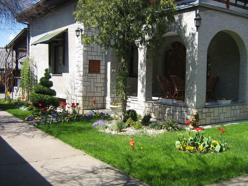 Domacinstvo Opavski Backi Petrovac Exterior photo